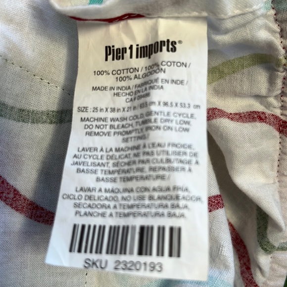 Pier 1 - Festive Peppermint Apron - - Picture 3 of 3